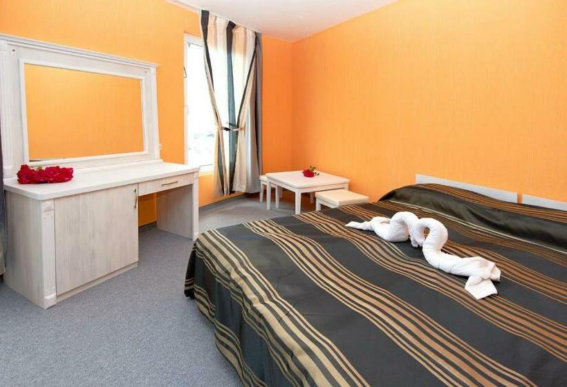 חדר סטנדרט עם מרפסת, Family Hotel Paros