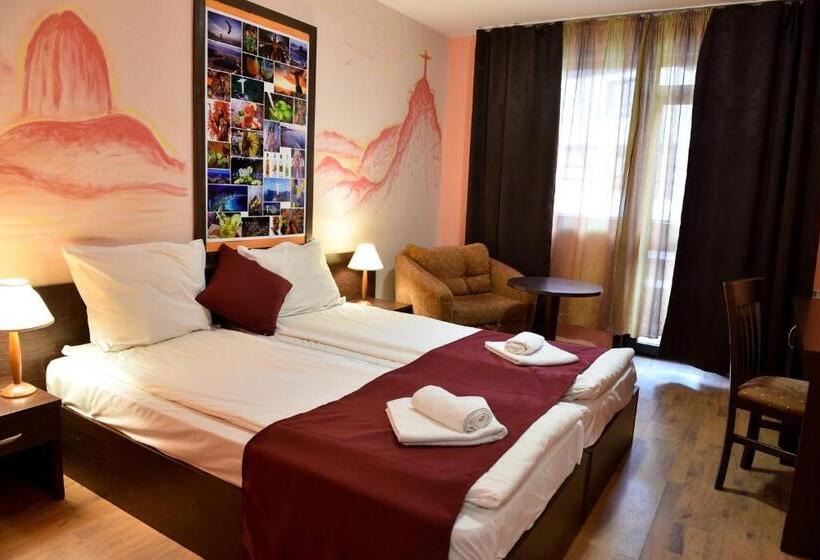 غرفة قياسية مزوَّدة بشُرفة, Ida