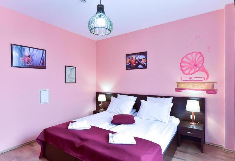 غرفة قياسية مزوَّدة بشُرفة, Ida