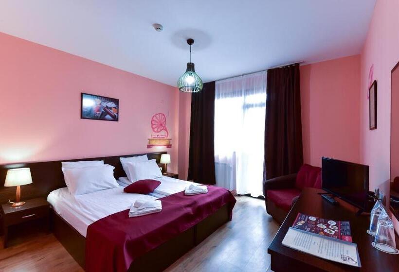 غرفة قياسية مزوَّدة بشُرفة, Ida