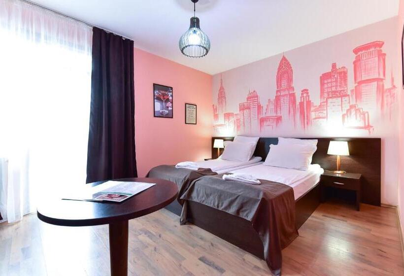 غرفة قياسية مزوَّدة بشُرفة, Ida