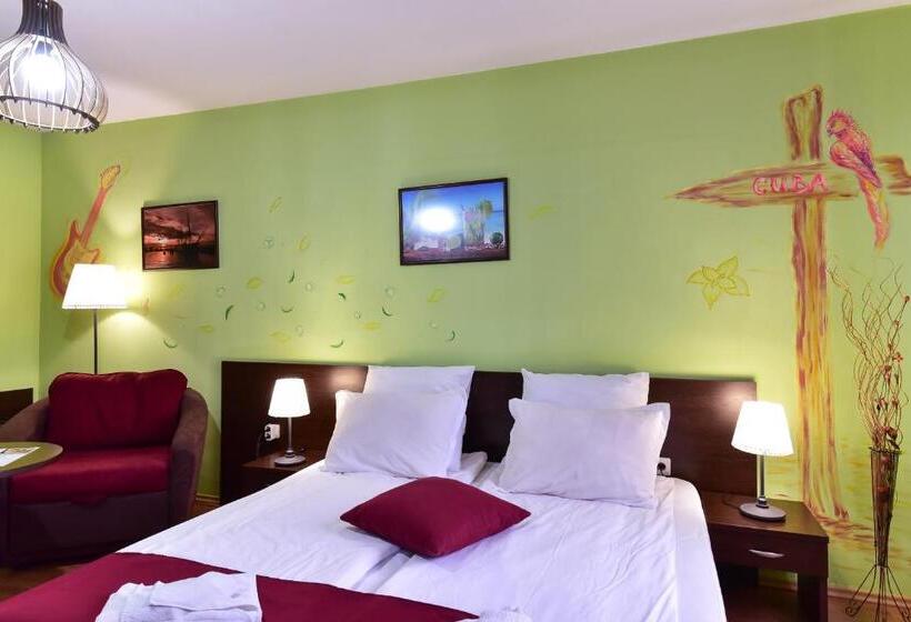 غرفة قياسية مزوَّدة بشُرفة, Ida