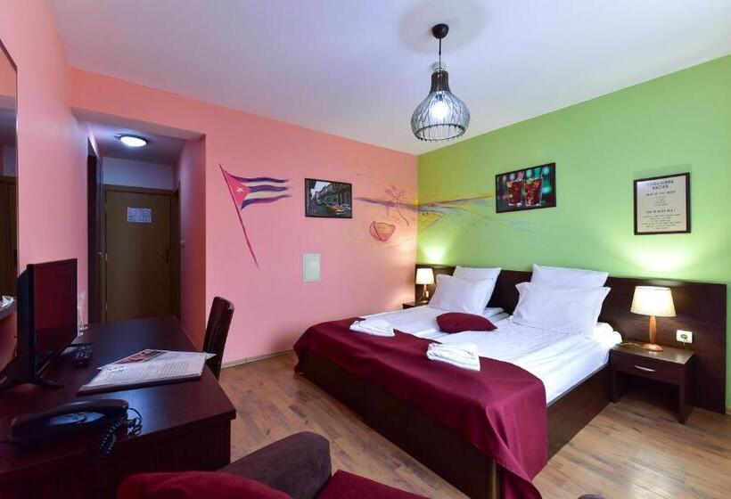 غرفة قياسية مزوَّدة بشُرفة, Ida