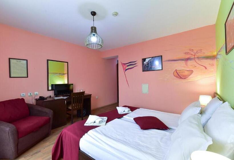 غرفة قياسية مزوَّدة بشُرفة, Ida