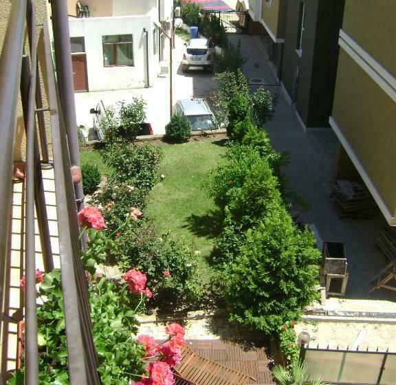 标准三人间, Kandrovi Sozopol