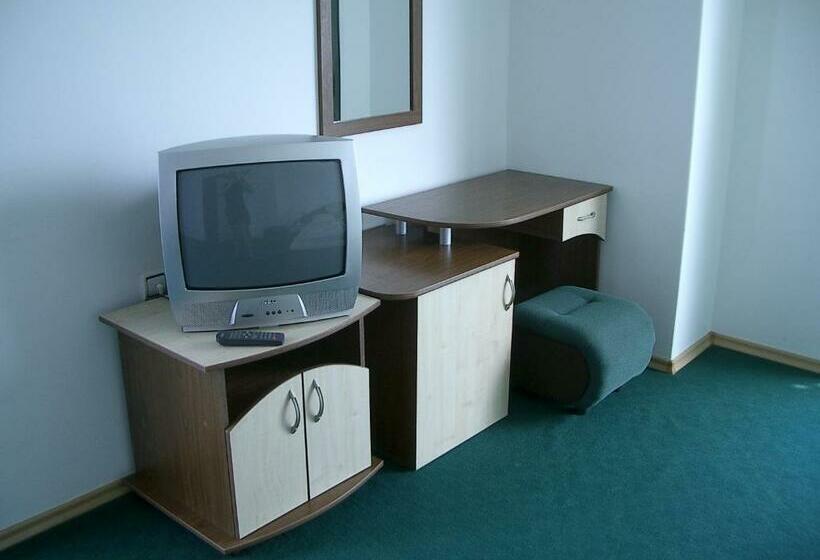 غرفة قياسية مزوَّدة بشُرفة, Levteri