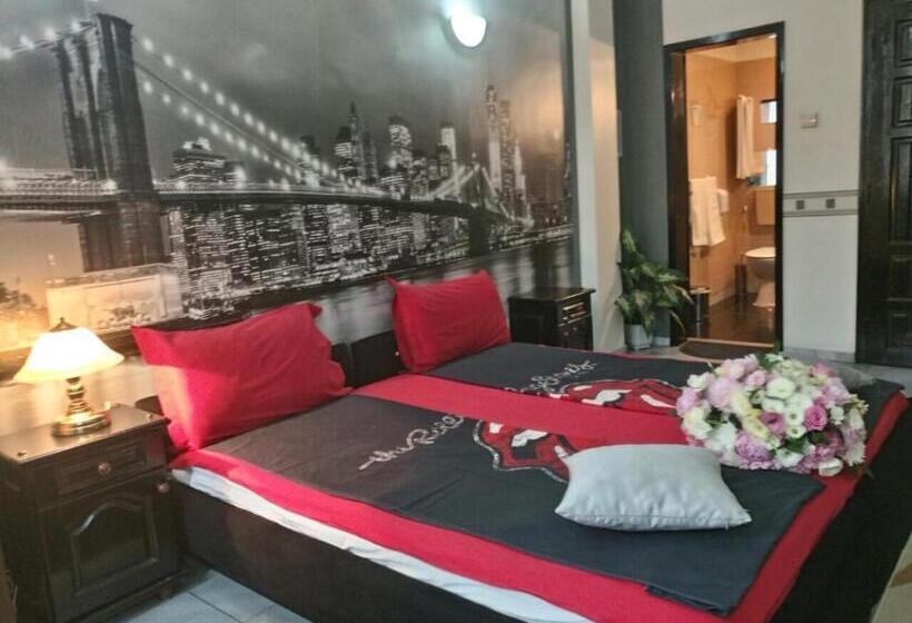 اتاق استاندارد, Mini Hotel Bohemi