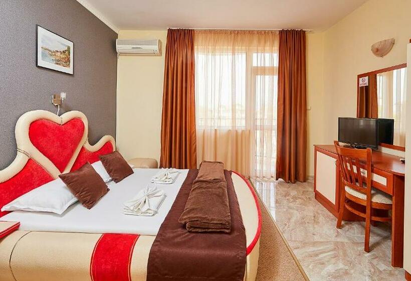 חדר סטנדרט עם מרפסת, Peneka