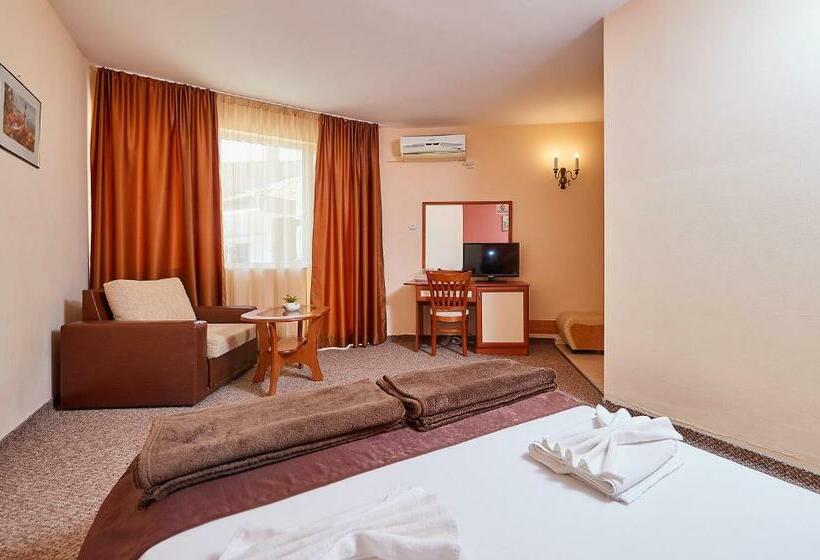 חדר סטנדרט עם מרפסת, Peneka