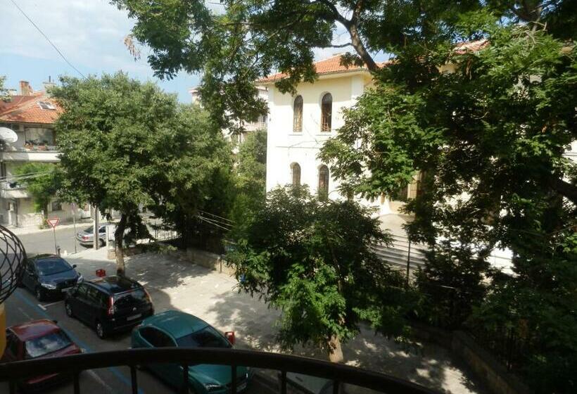 חדר סטנדרט עם מרפסת, Peneka