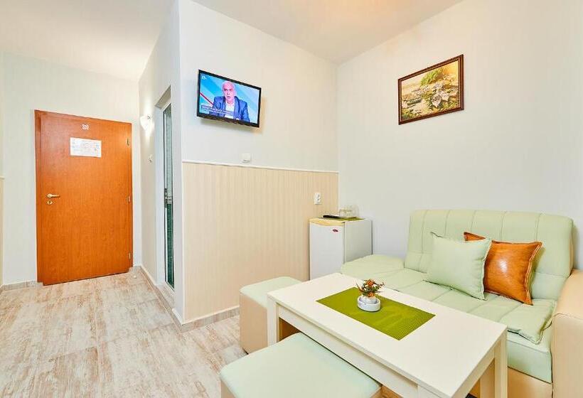 דירת חדר, Peneka