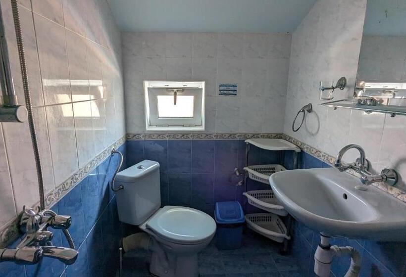 דירת שני חדרים, Prima Vera