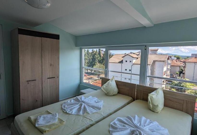 דירת שני חדרים, Prima Vera