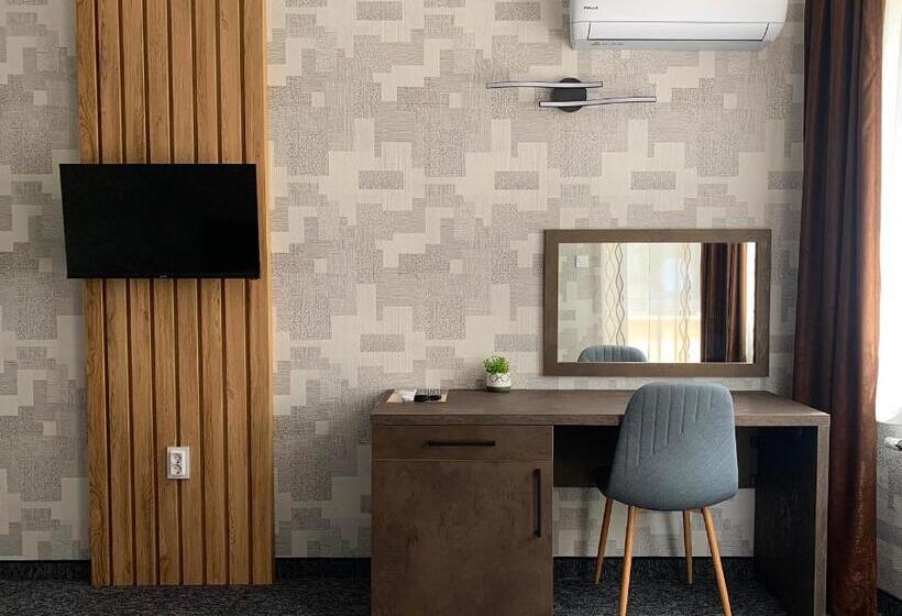 带阳台的豪华间, Trayana