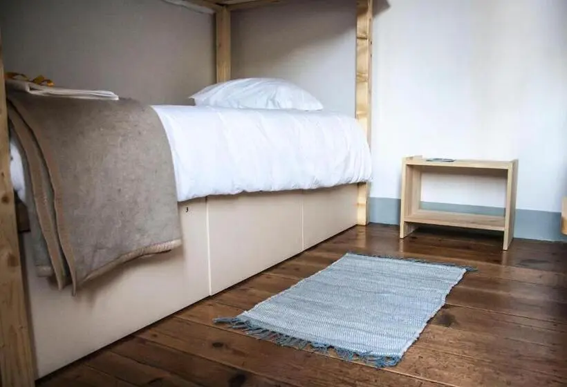 اتاق استاندارد یک تخته با سرویس بهداشتی مشترک, Most Art Boutique Hostel