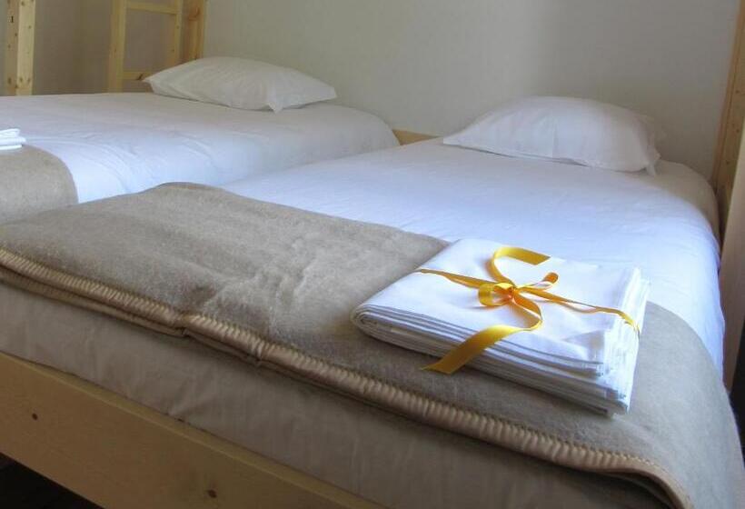 غرفة قياسية ثلاثية حمام مشترك, Most Art Boutique Hostel