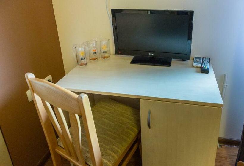 컴포트 트리플 룸, West