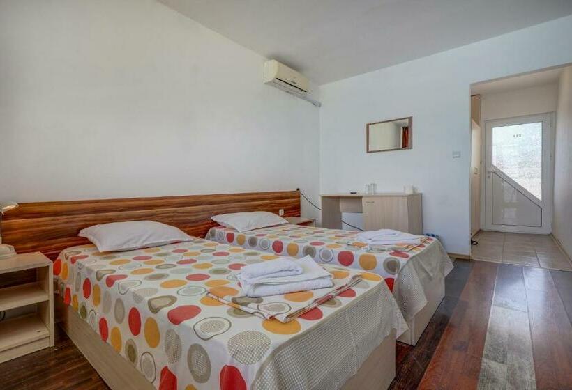 스탠다드 룸, Saint George Hotel 2