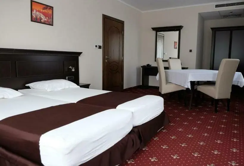 Familien Suite, Dragalevtsi