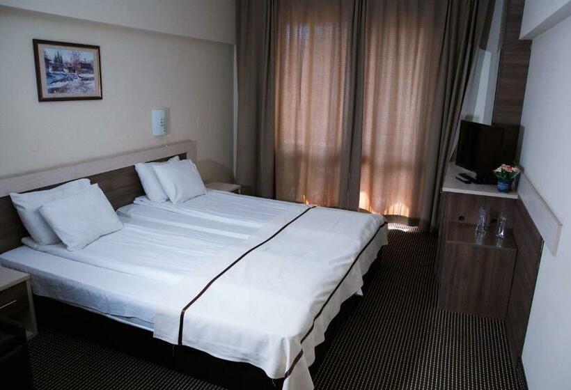 غرفة قياسية مزوَّدة بشُرفة, Spa Hotel Kleptuza