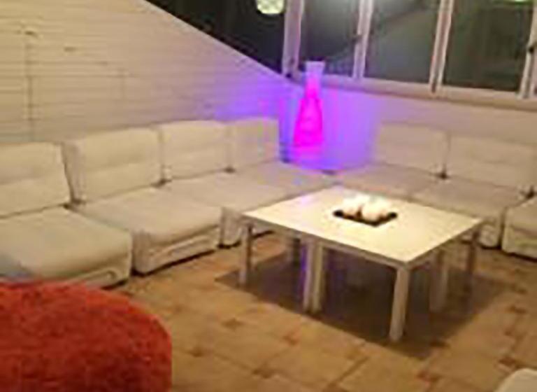 エコノミールーム, Il Falco E Il Gabbiano