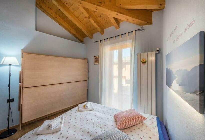 标准间, La Casa Del Poeta