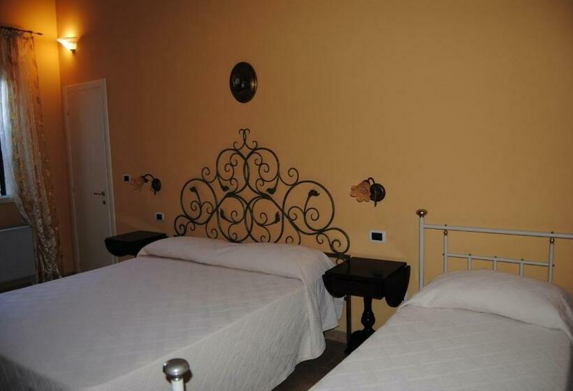 スタンダードトリプルルーム, Villa Carola