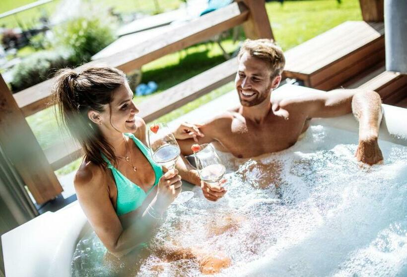 جناح ديلوكس, Andreus Resorts