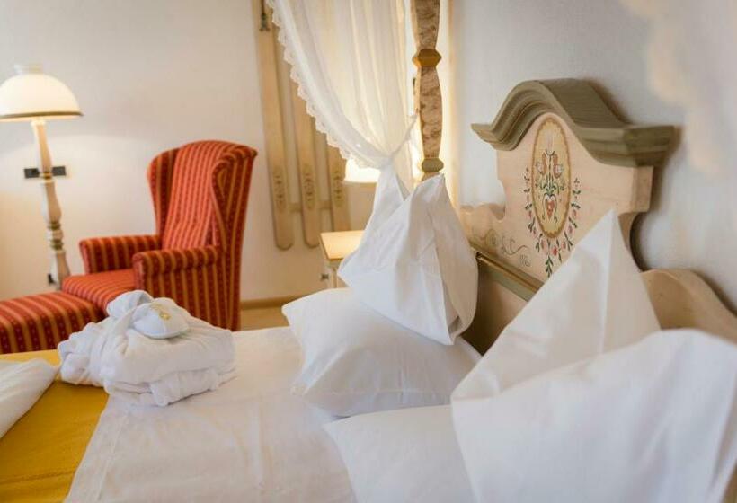 غرفة قياسية, Cavallino Bianco   Weisses Roessl