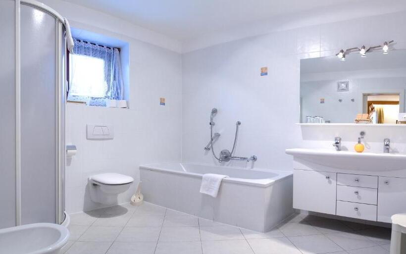 스탠다드 트리플 룸, Cavallino Bianco   Weisses Roessl