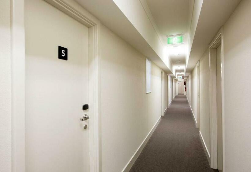 חדר סטודיו סטנדרד, Enfield