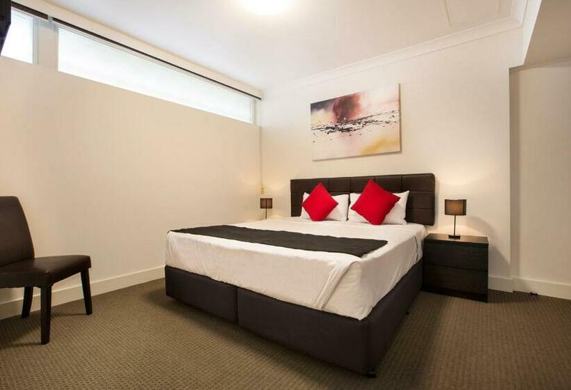 סטודיו משפחתי, Enfield