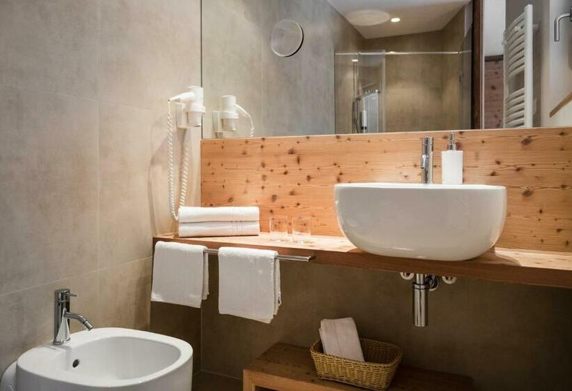 标准间带阳台, Heini