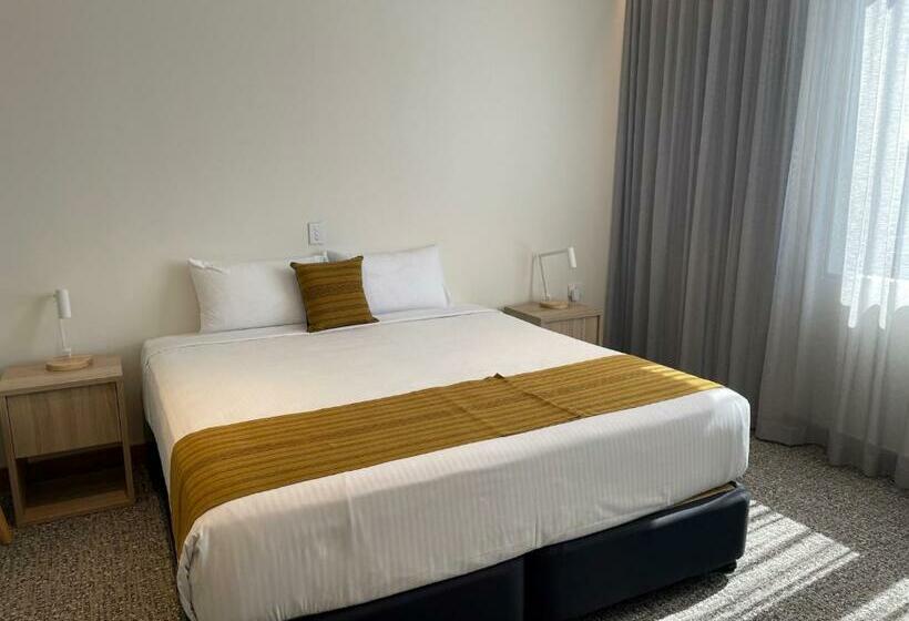 带大床的标准间, Mary Mackillop Place