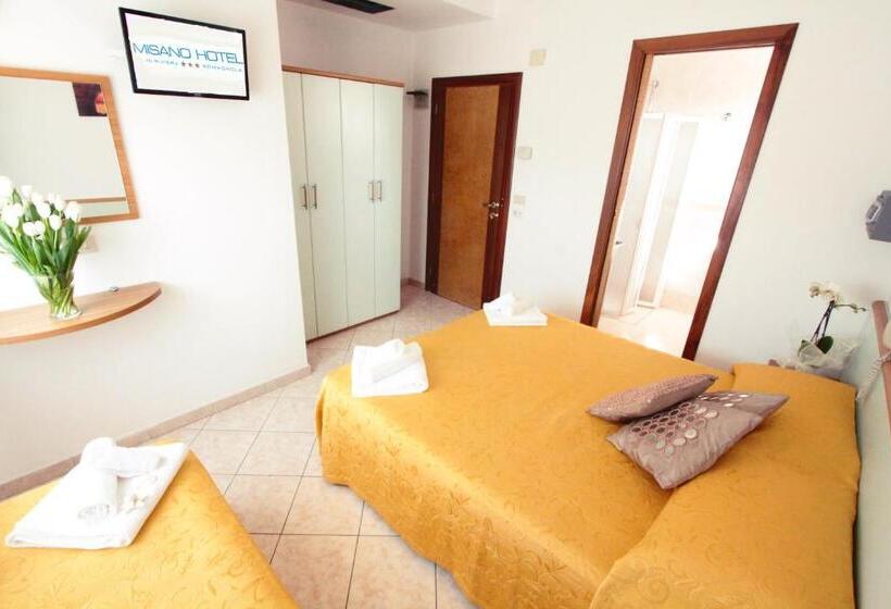 Üç Kişilik Standart Oda, Misano Hostel