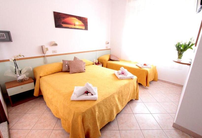标准三人间, Misano Hostel
