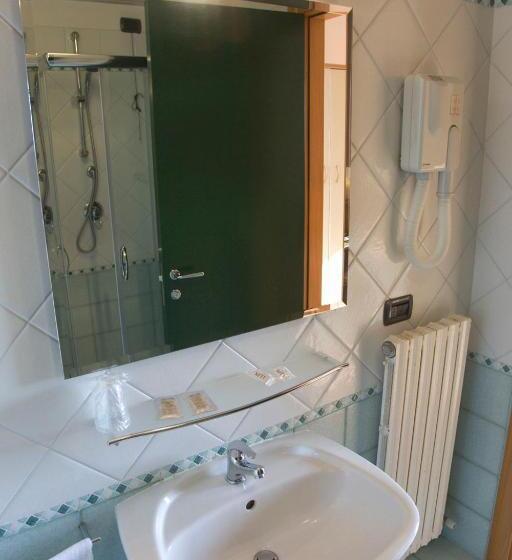 이코노미 룸, Ristorante Da Tonino