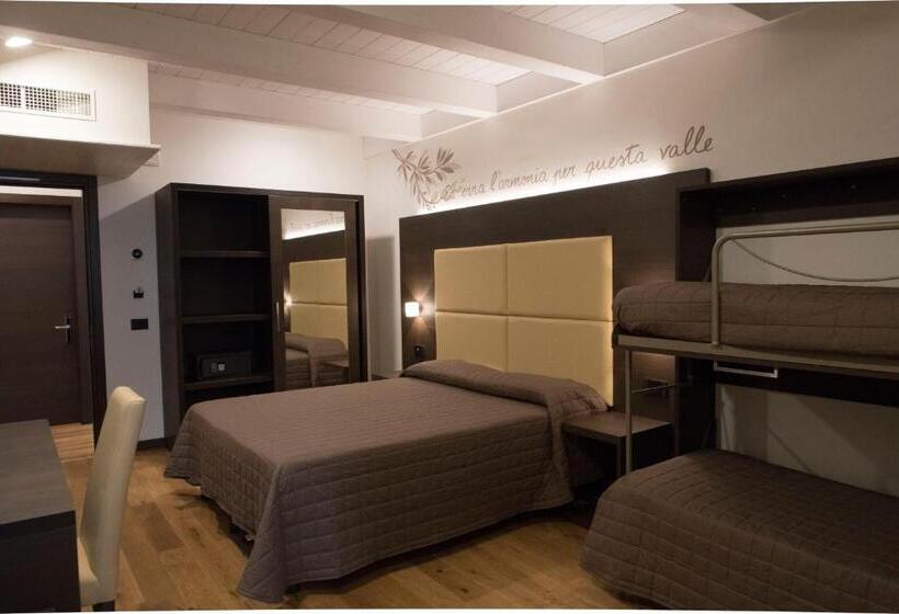 4인용 스탠다드 룸, Ristorante Da Tonino