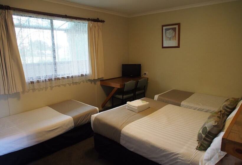 דירת שני חדרים, Majestic Motel