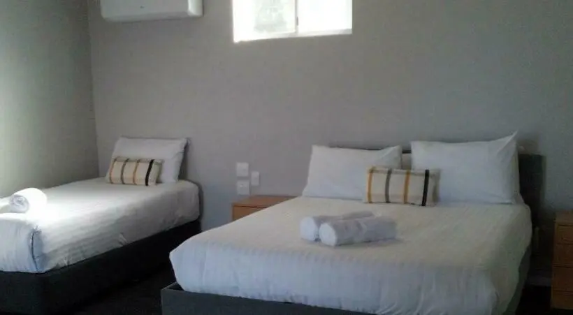 Standard-invahuone, Hive Hotel, Moruya