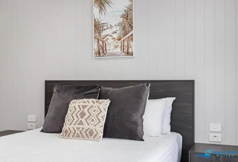 Perhehuone, Hive Hotel, Moruya