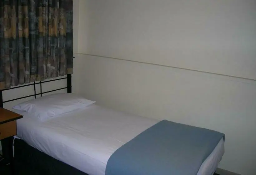 اتاق استاندارد یک نفره, Overlander Hotel Motel