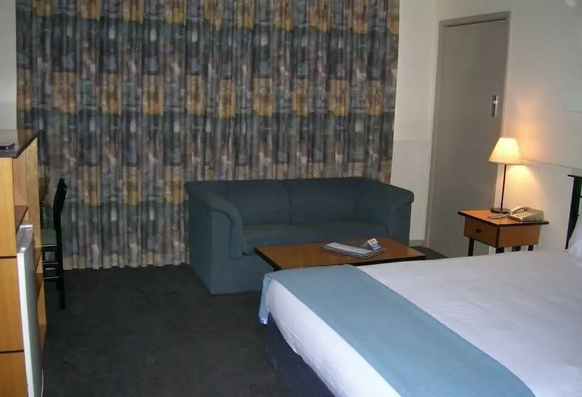 اتاق استاندارد یک نفره, Overlander Hotel Motel
