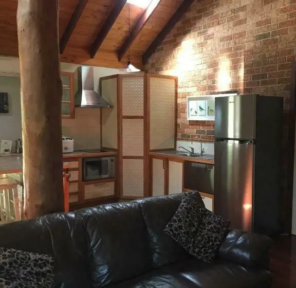 Talo 2 Makuuhuonetta, Clover Cottage Country Retreat