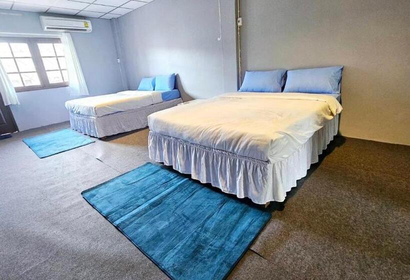 带阳台标准四人间, House Of Sea Jomtien Beach