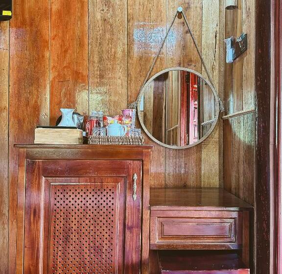 سوییت خانوادگی, Kara Homestay & Cafe