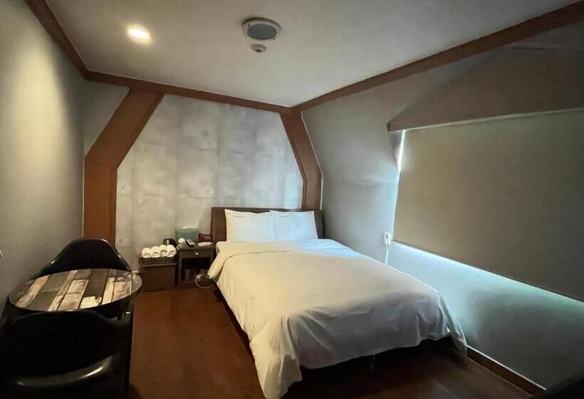 Номер Стандарт, Gooreumseong Motel
