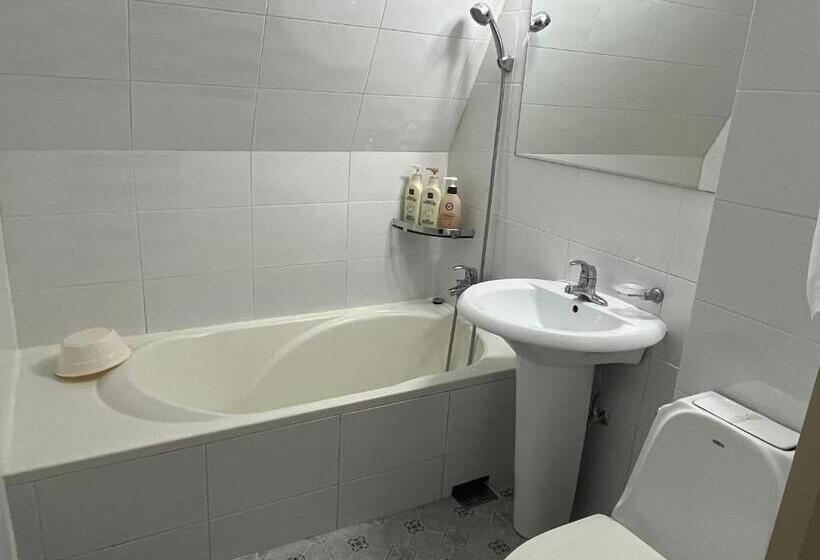 Camera Standard, Gooreumseong Motel