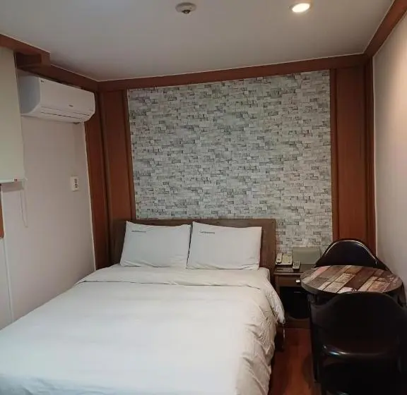 デラックスルーム, Gooreumseong Motel