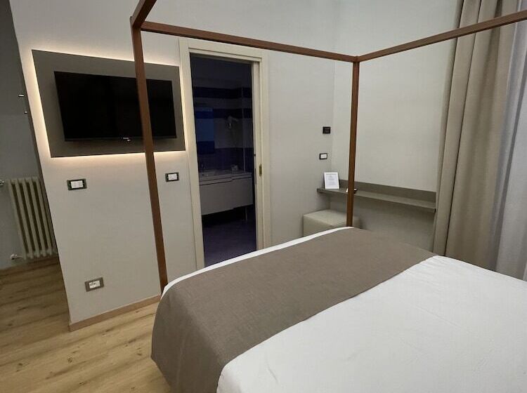 חדר דלוקס, Central Giacomini